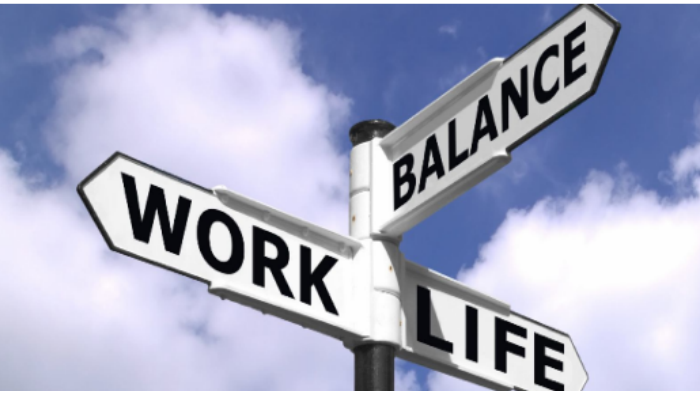 WORK & LIFE IN SPAIN by Kuo Experience on Prezi