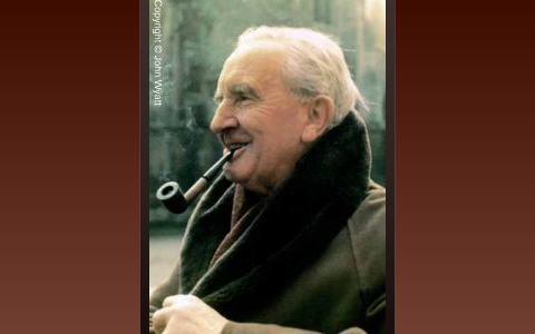 J.R.R. Tolkien by Denis Zorlu on Prezi